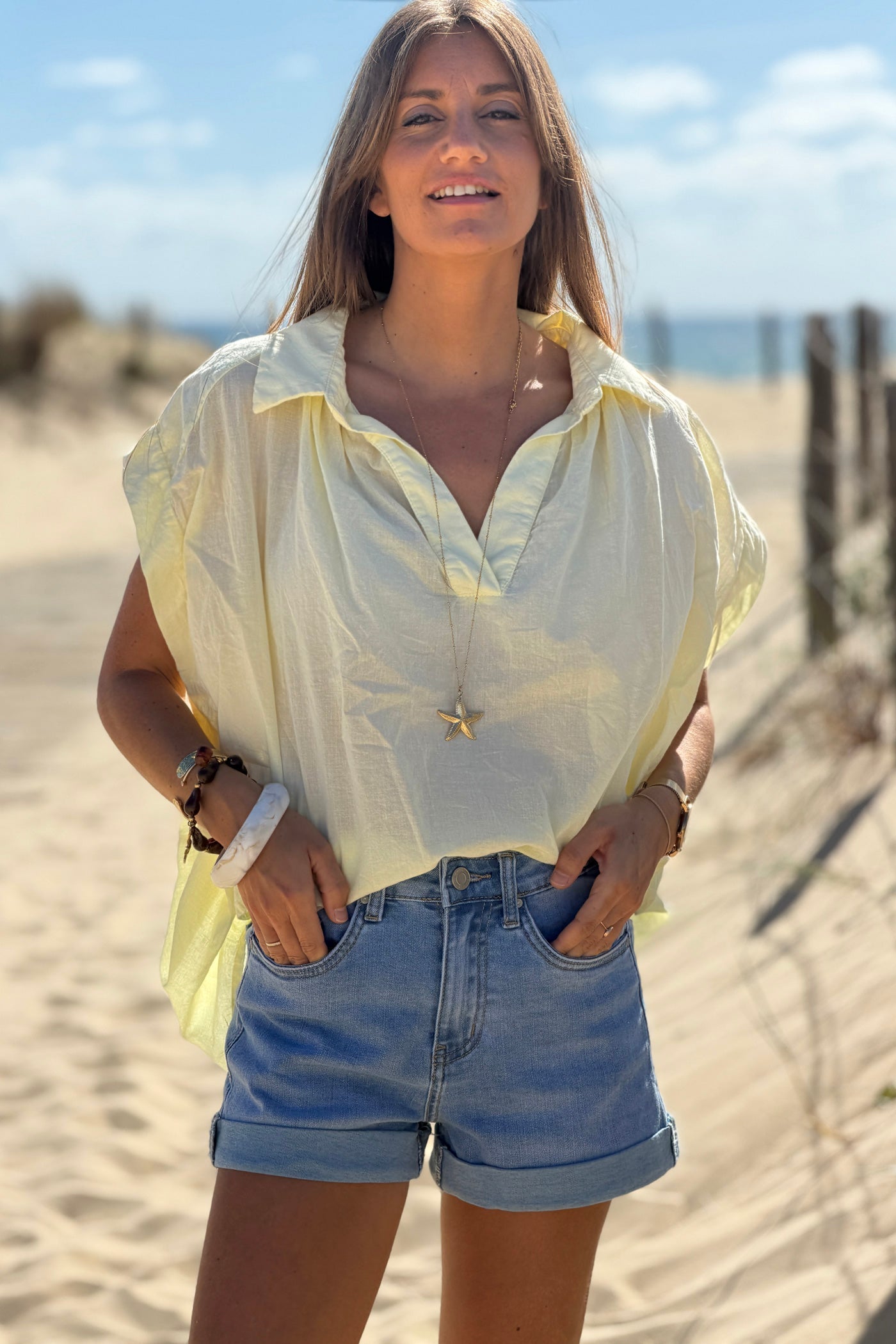 Blusa Amarilla Pálida Voile Algodón Amplia Cuello V Mangas Cortas