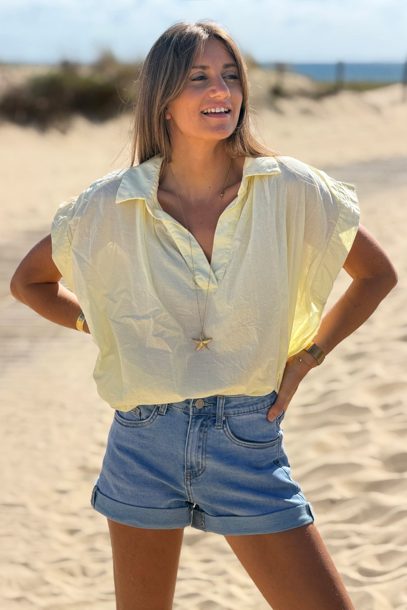 Blusa Amarilla Pálida Voile Algodón Amplia Cuello V Mangas Cortas