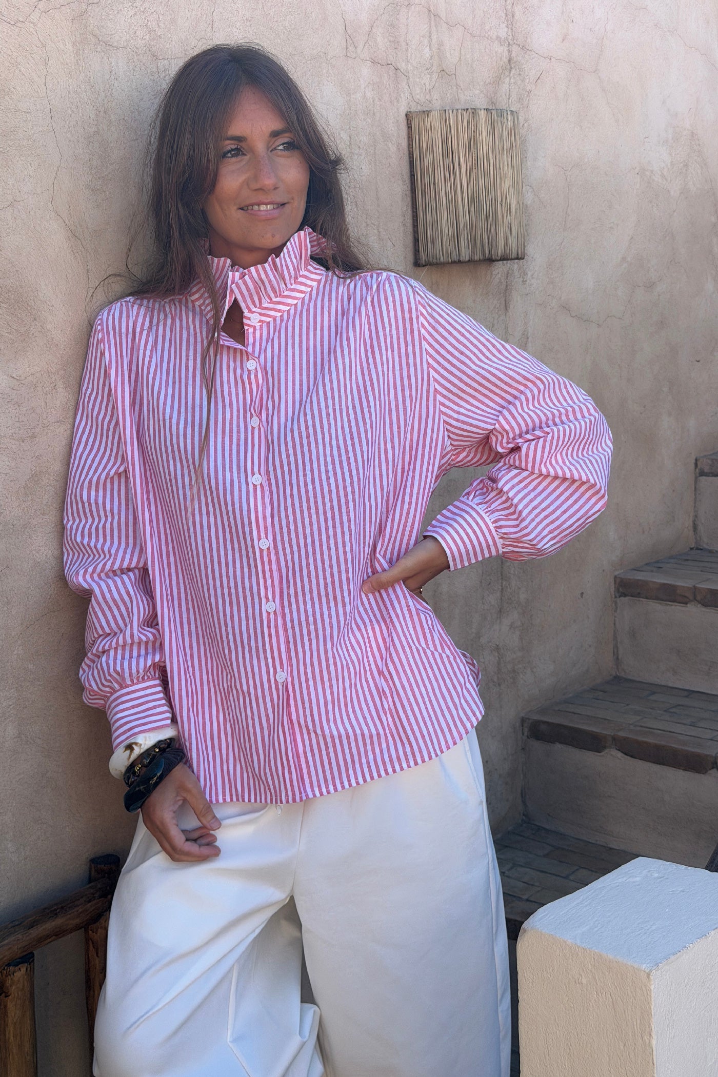 Camisa Blanca Algodón Rayas Coral Cuello Victoriano