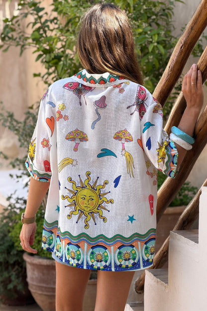 Camisa Blanca Estampado Símbolos Coloridos