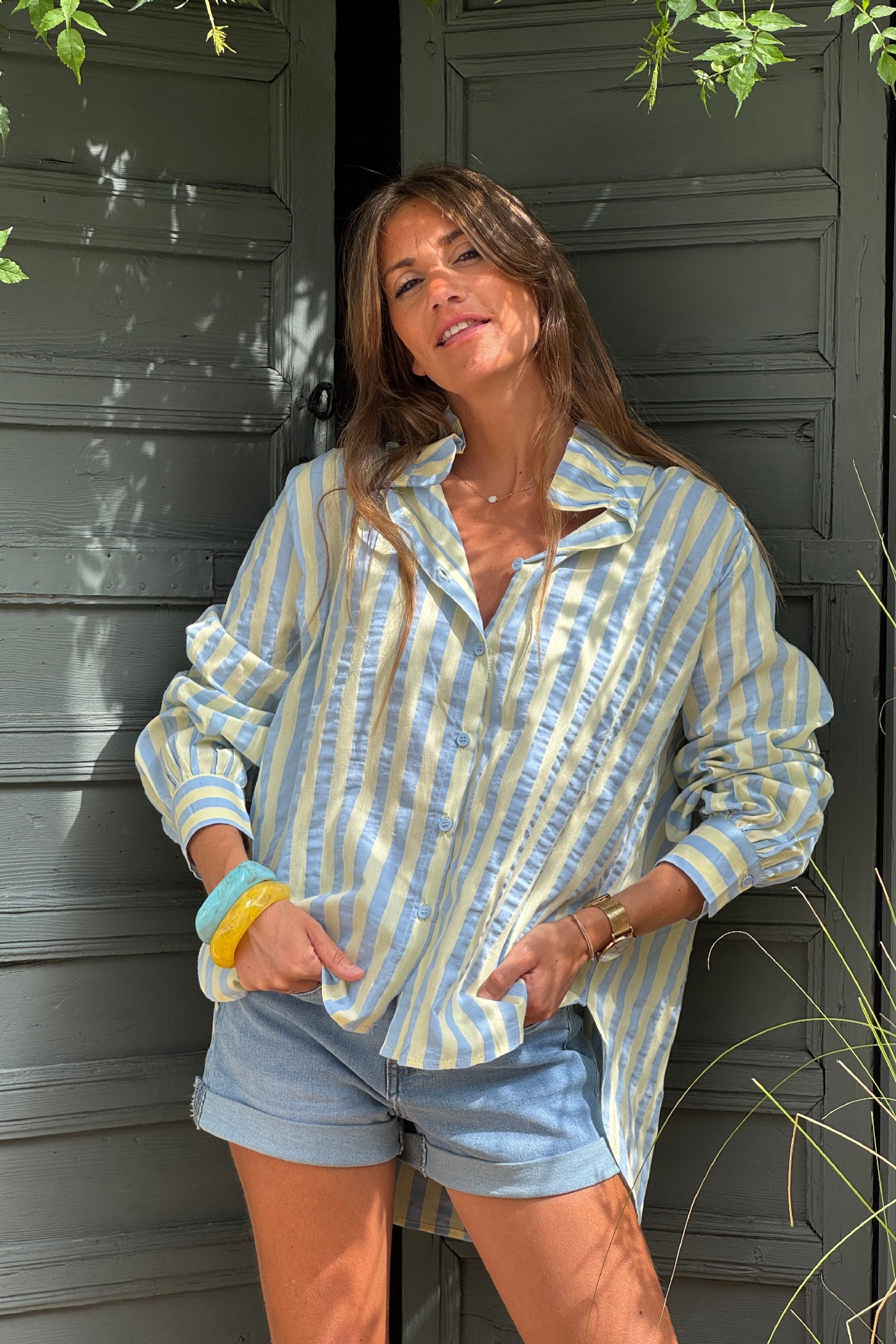 Camisa Algodón Rayas Amarillo Pálido y Azul Cuello Victoriano