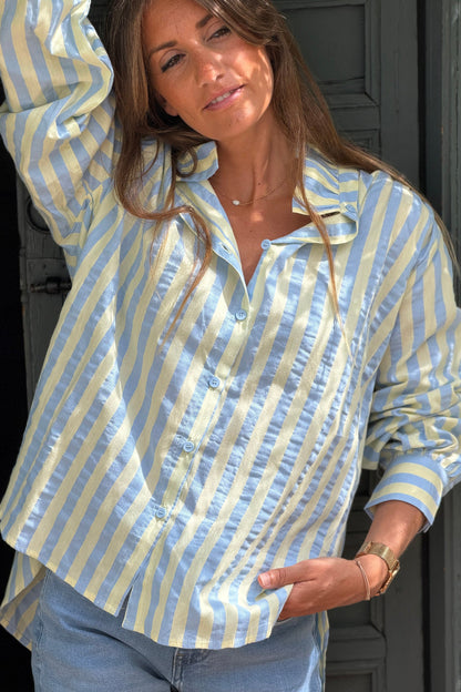 Camisa Algodón Rayas Amarillo Pálido y Azul Cuello Victoriano