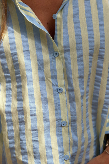 Camisa Algodón Rayas Amarillo Pálido y Azul Cuello Victoriano
