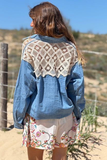 Camisa Denim Fluida Detalle Crochet en Hombros