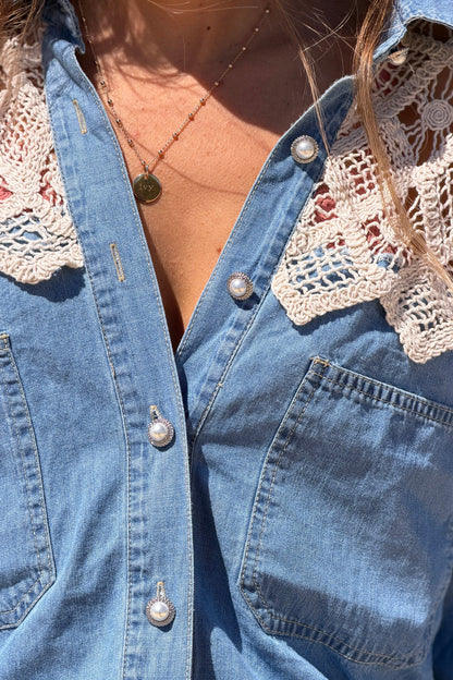 Camisa Denim Fluida Detalle Crochet en Hombros