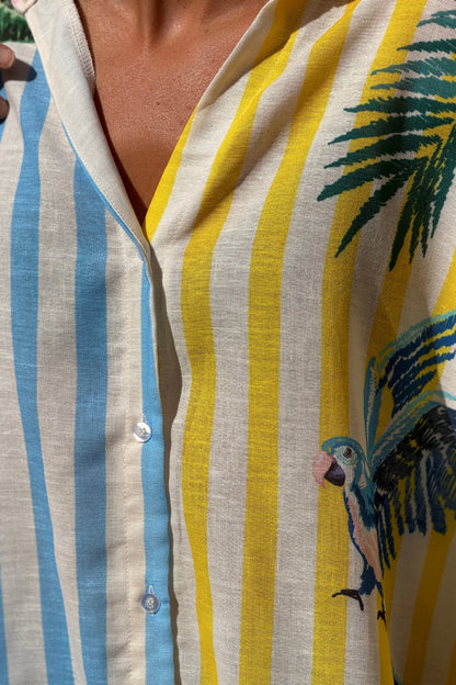 Camisa Extra Amplia Rayas Tropicales Loros y Palmeras