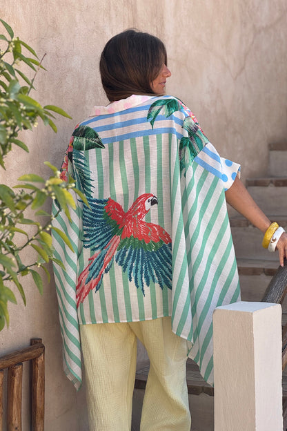 Camisa Extra Amplia Rayas Tropicales Loros y Palmeras