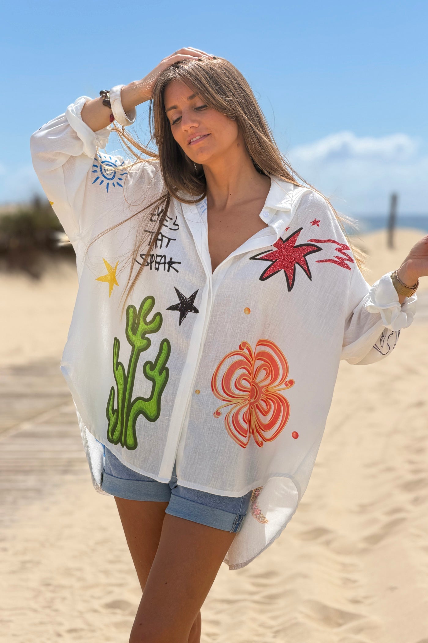 Camisa Amplia Cruda Mangas Largas Estampado Cactus Flores y Ojos