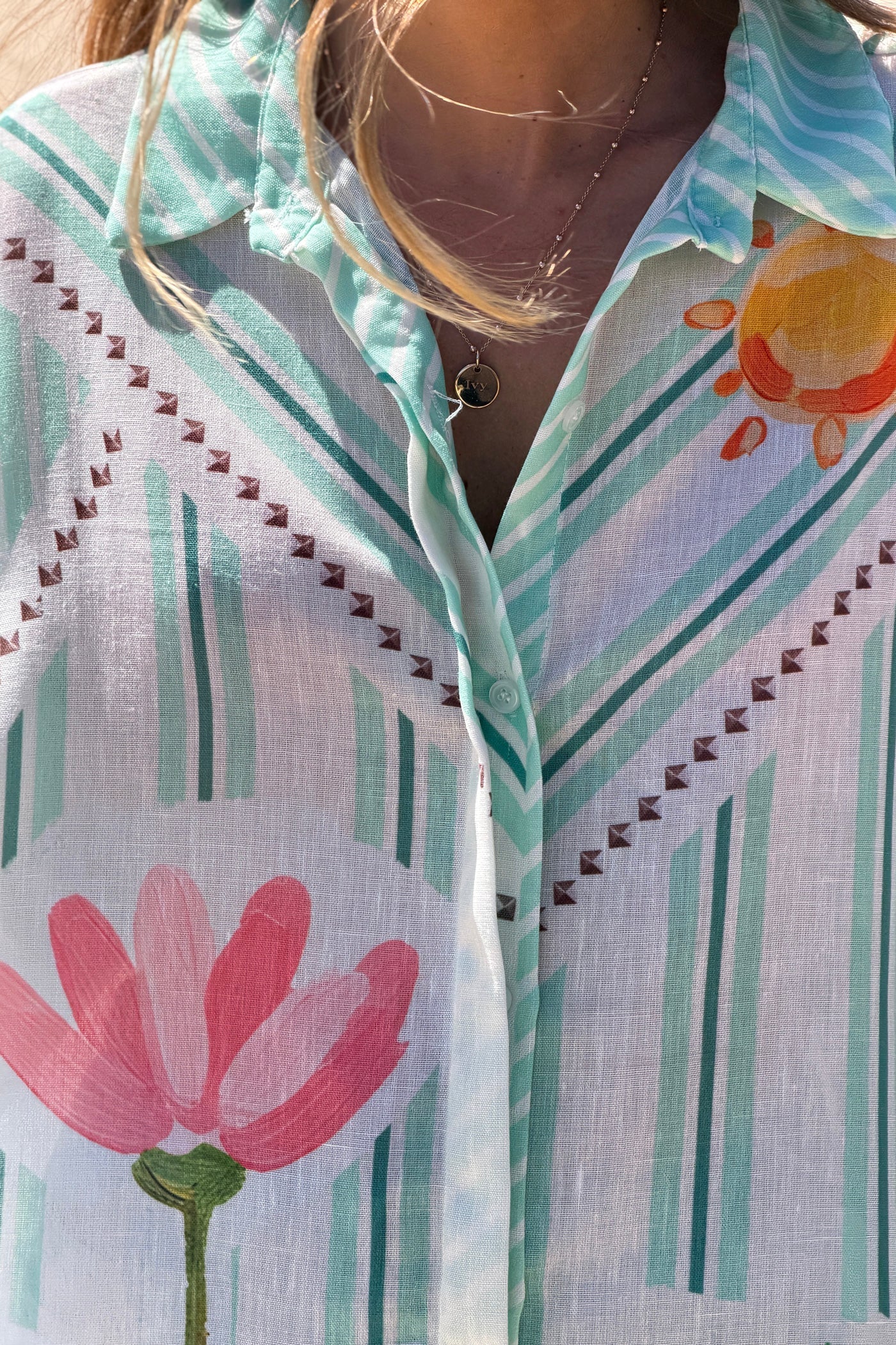 Camisa Amplia Rayas Verde Agua Flores y Palmeras