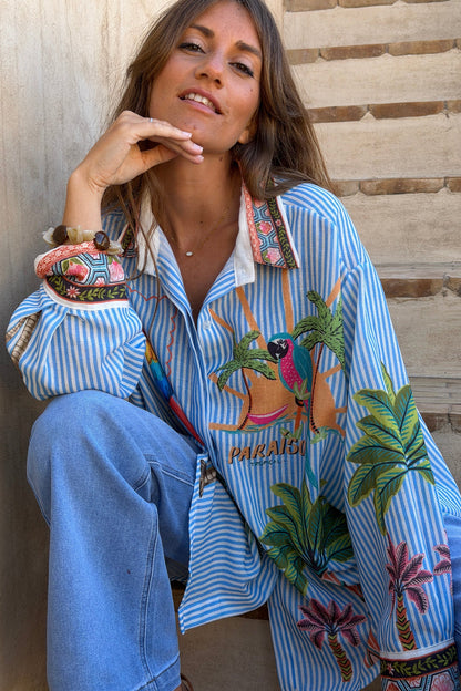 Camisa Suelta Rayas Azul Tropical Palmeras y Loros