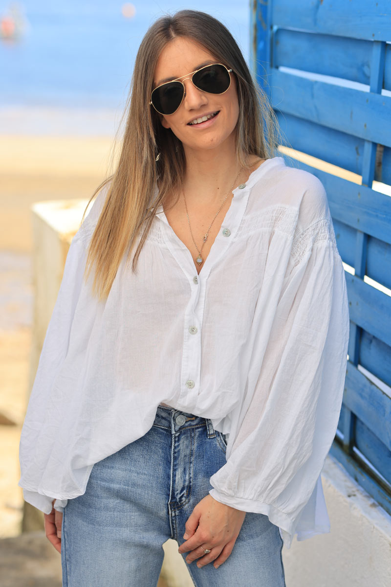 Blusa Blanca Algodón Mangas Anchas Botones Nácar Cuello Fruncido